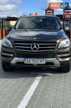 Позашляховик / Кросовер Mercedes-Benz M-Class 2013 в 