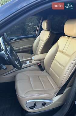 Позашляховик / Кросовер Mercedes-Benz M-Class 2011 в 