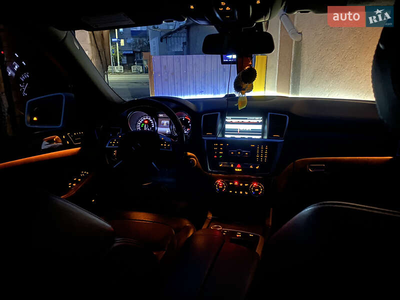 Внедорожник / Кроссовер Mercedes-Benz M-Class 2013 в Виннице