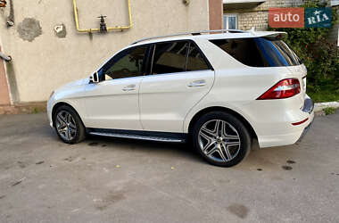 Внедорожник / Кроссовер Mercedes-Benz M-Class 2013 в 