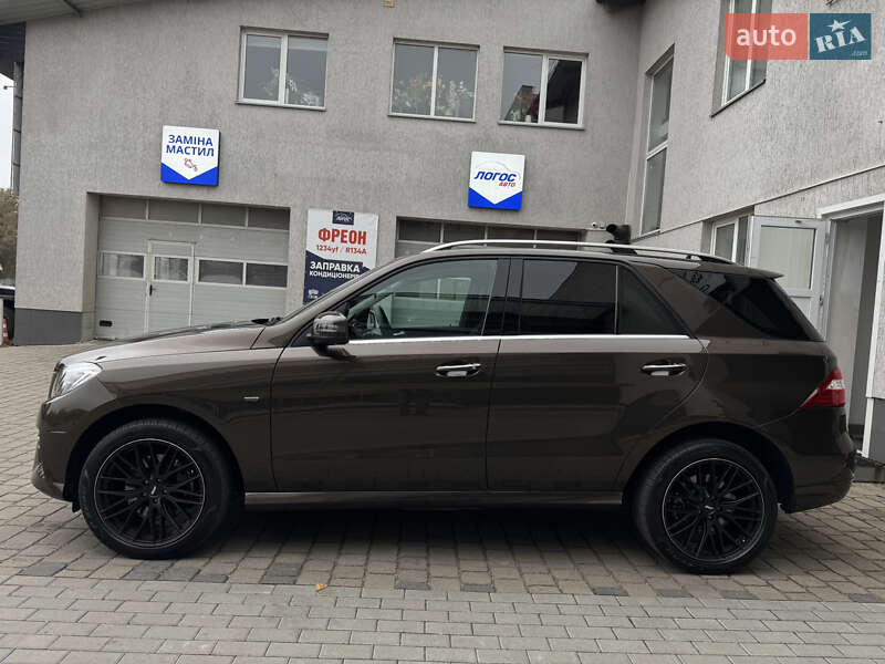 Внедорожник / Кроссовер Mercedes-Benz M-Class 2013 в Луцке