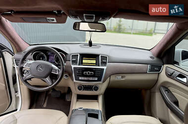 Внедорожник / Кроссовер Mercedes-Benz M-Class 2012 в 