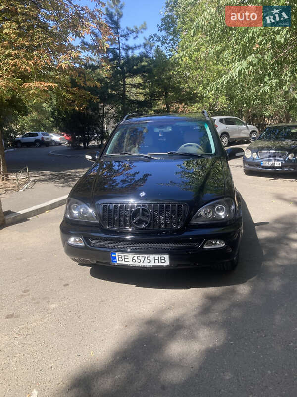 Внедорожник / Кроссовер Mercedes-Benz M-Class 2003 в Николаеве