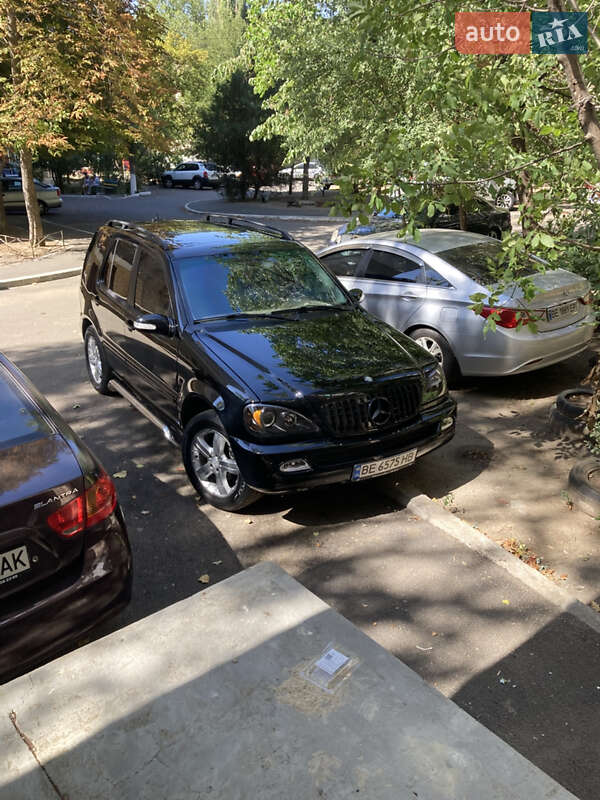 Внедорожник / Кроссовер Mercedes-Benz M-Class 2003 в Николаеве