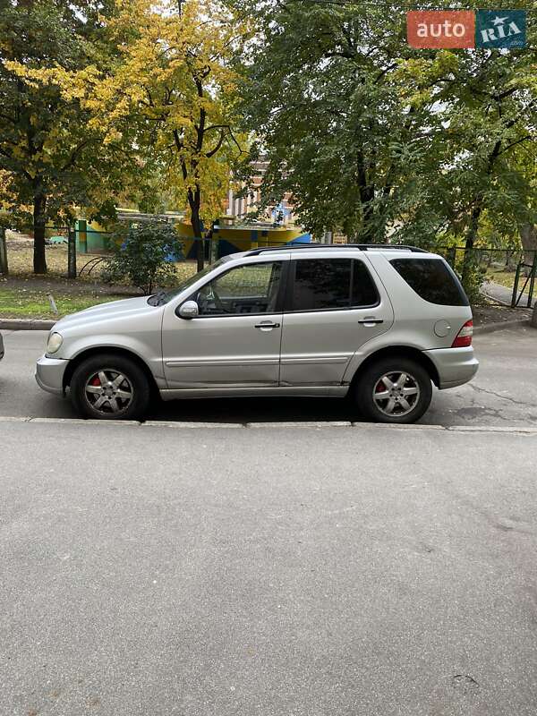 Позашляховик / Кросовер Mercedes-Benz M-Class 2002 в Києві