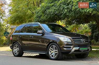 Внедорожник / Кроссовер Mercedes-Benz M-Class 2012 в 