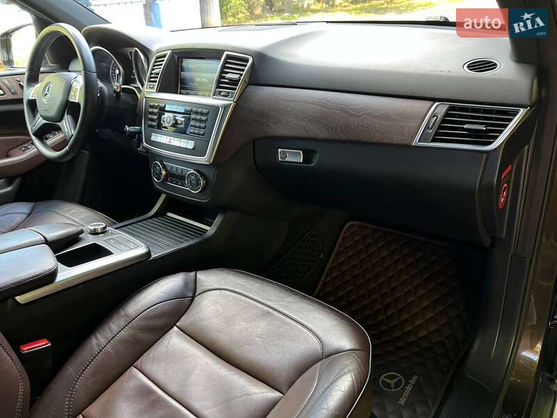 Внедорожник / Кроссовер Mercedes-Benz M-Class 2012 в Одессе