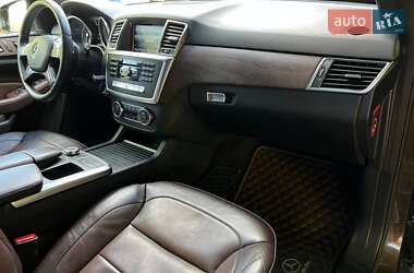 Внедорожник / Кроссовер Mercedes-Benz M-Class 2012 в 