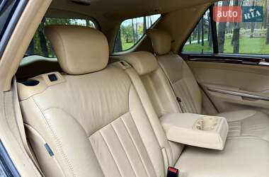 Позашляховик / Кросовер Mercedes-Benz M-Class 2009 в 