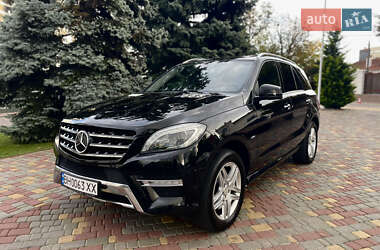Позашляховик / Кросовер Mercedes-Benz M-Class 2013 в 