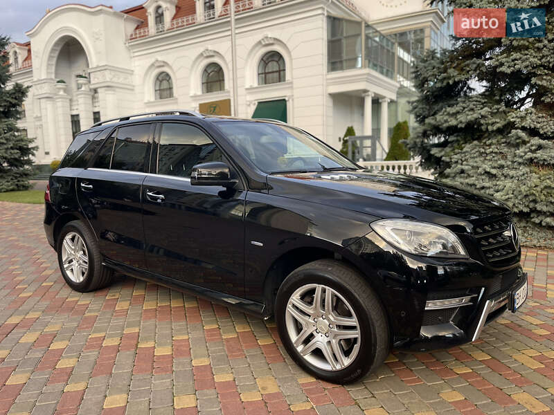 Внедорожник / Кроссовер Mercedes-Benz M-Class 2013 в Одессе