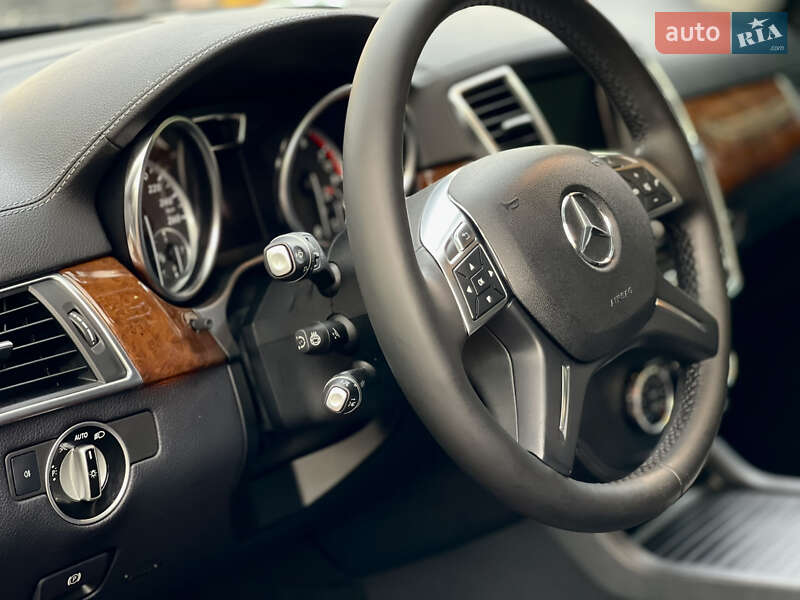 Внедорожник / Кроссовер Mercedes-Benz M-Class 2013 в Одессе