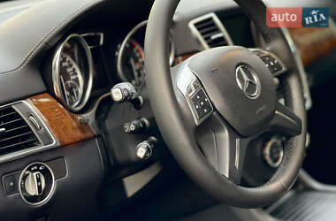 Позашляховик / Кросовер Mercedes-Benz M-Class 2013 в 