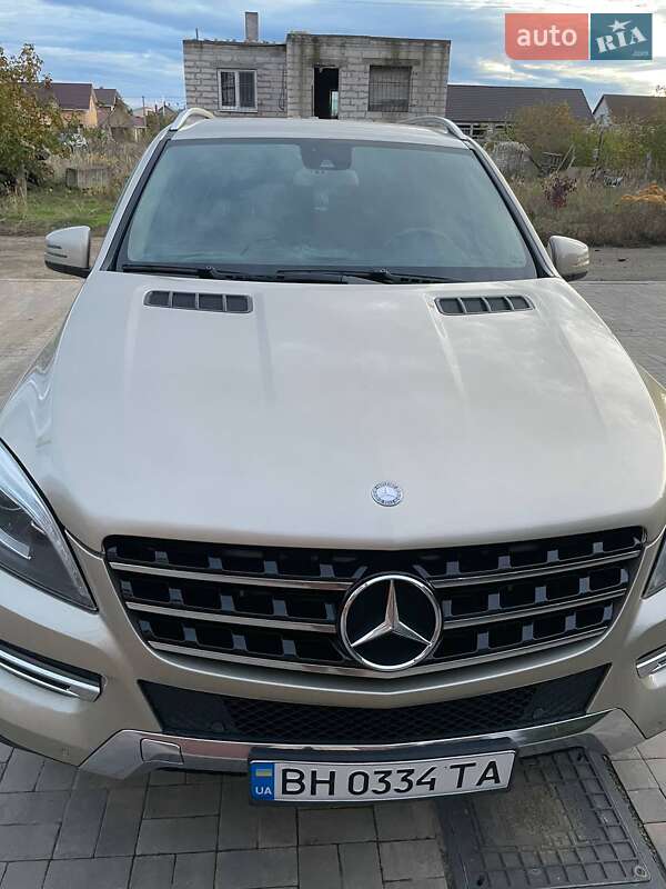 Внедорожник / Кроссовер Mercedes-Benz M-Class 2011 в Черноморске фото 2 Внедорожник / Кроссовер Mercedes-Benz M-Class 2011 в Черноморске