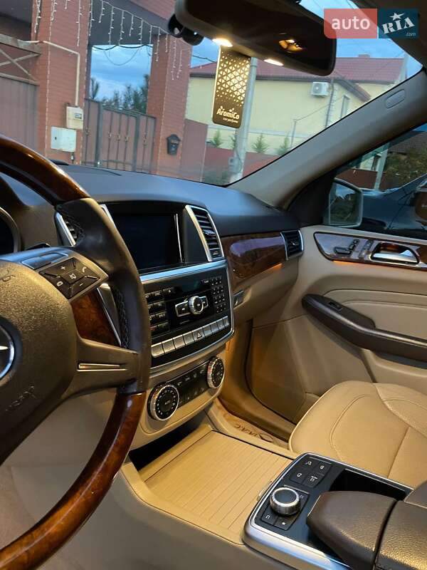 Внедорожник / Кроссовер Mercedes-Benz M-Class 2011 в Черноморске фото 6 Внедорожник / Кроссовер Mercedes-Benz M-Class 2011 в Черноморске