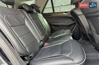 Внедорожник / Кроссовер Mercedes-Benz M-Class 2011 в 