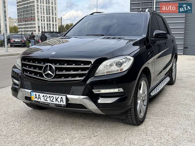 Внедорожник / Кроссовер Mercedes-Benz M-Class 2011 в Киеве