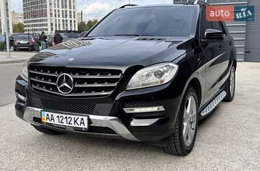 Внедорожник / Кроссовер Mercedes-Benz M-Class 2011 в 