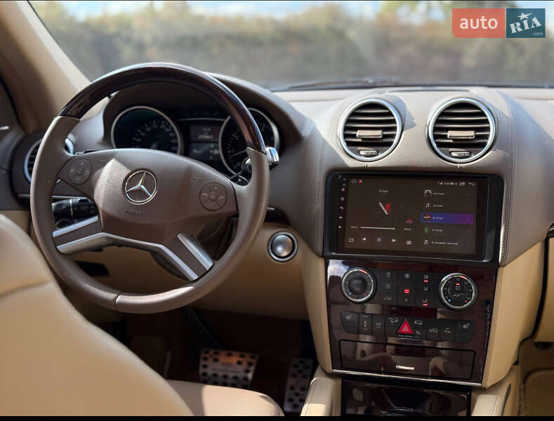 Внедорожник / Кроссовер Mercedes-Benz M-Class 2010 в Кривом Роге