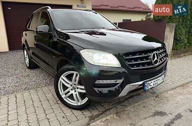 Позашляховик / Кросовер Mercedes-Benz M-Class 2011 в 