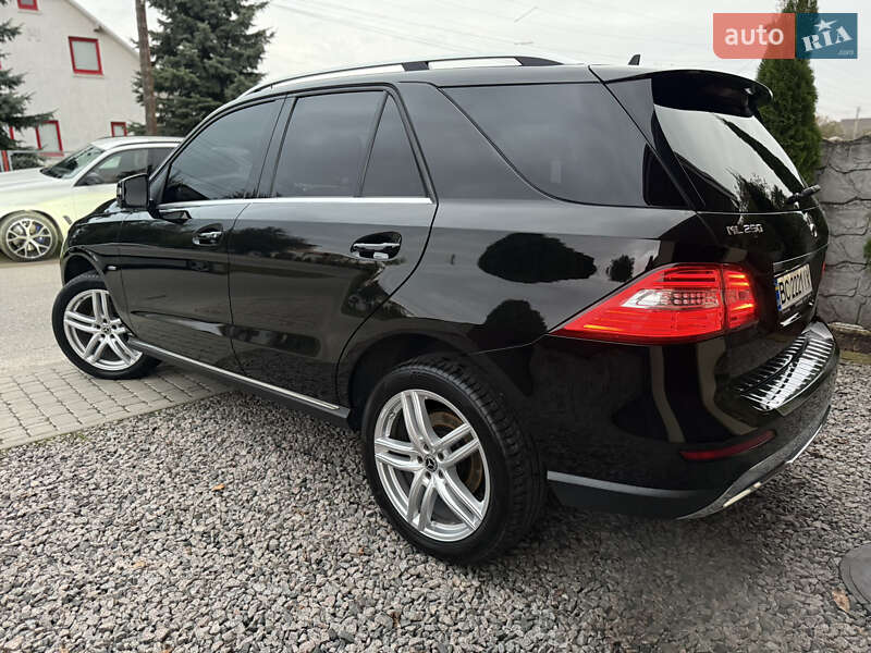 Внедорожник / Кроссовер Mercedes-Benz M-Class 2011 в Львове