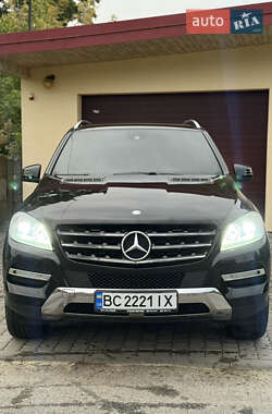 Позашляховик / Кросовер Mercedes-Benz M-Class 2011 в 