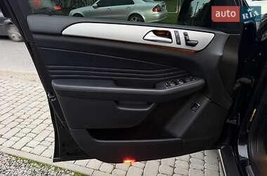 Позашляховик / Кросовер Mercedes-Benz M-Class 2011 в 