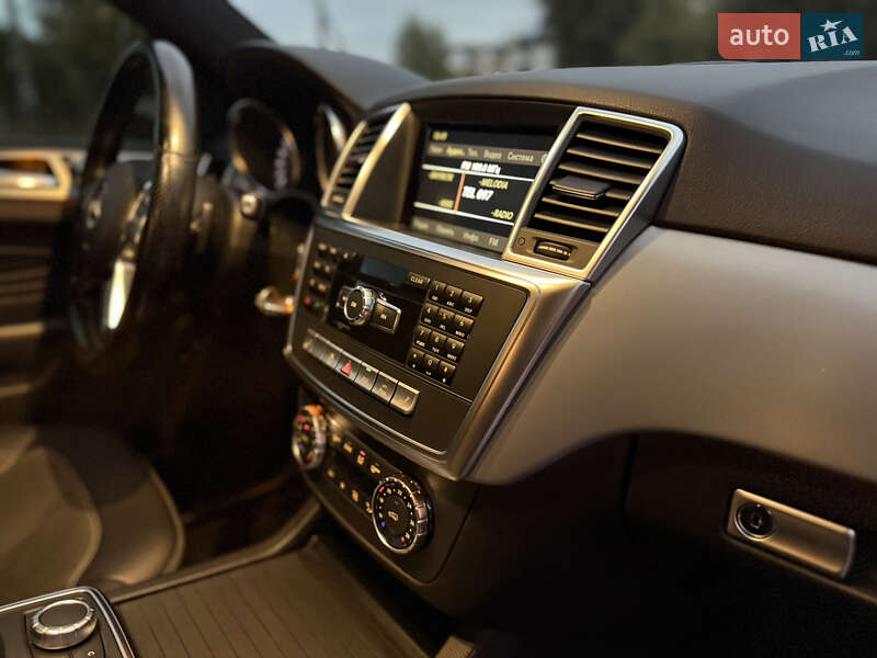 Внедорожник / Кроссовер Mercedes-Benz M-Class 2011 в Львове