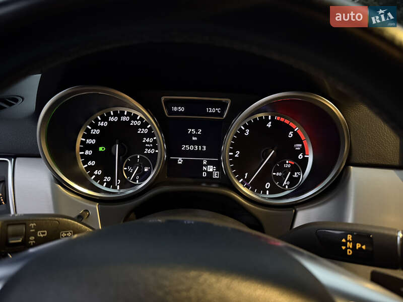 Внедорожник / Кроссовер Mercedes-Benz M-Class 2011 в Львове