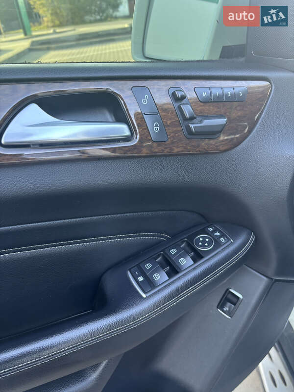 Позашляховик / Кросовер Mercedes-Benz M-Class 2012 в Нововолинську фото 22 Позашляховик / Кросовер Mercedes-Benz M-Class 2012 в Нововолинську