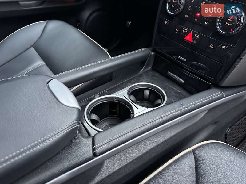 Позашляховик / Кросовер Mercedes-Benz M-Class 2010 в Києві