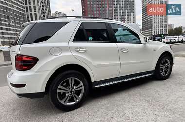 Внедорожник / Кроссовер Mercedes-Benz M-Class 2010 в 