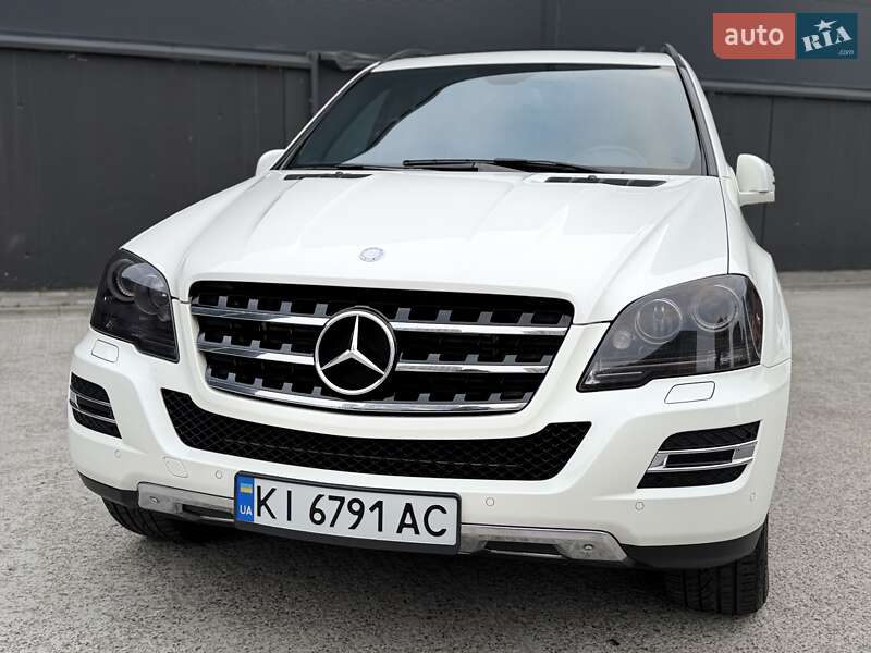 Позашляховик / Кросовер Mercedes-Benz M-Class 2010 в Києві