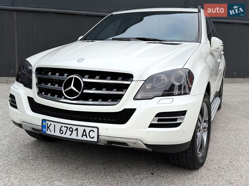 Позашляховик / Кросовер Mercedes-Benz M-Class 2010 в Києві