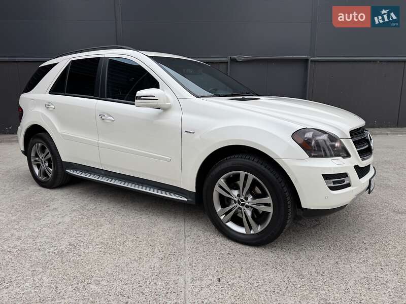 Позашляховик / Кросовер Mercedes-Benz M-Class 2010 в Києві