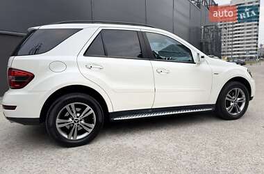 Внедорожник / Кроссовер Mercedes-Benz M-Class 2010 в 