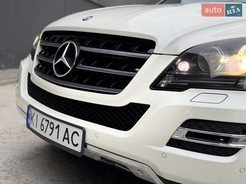 Позашляховик / Кросовер Mercedes-Benz M-Class 2010 в Києві