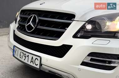 Внедорожник / Кроссовер Mercedes-Benz M-Class 2010 в 
