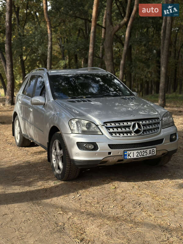 Внедорожник / Кроссовер Mercedes-Benz M-Class 2006 в Киеве