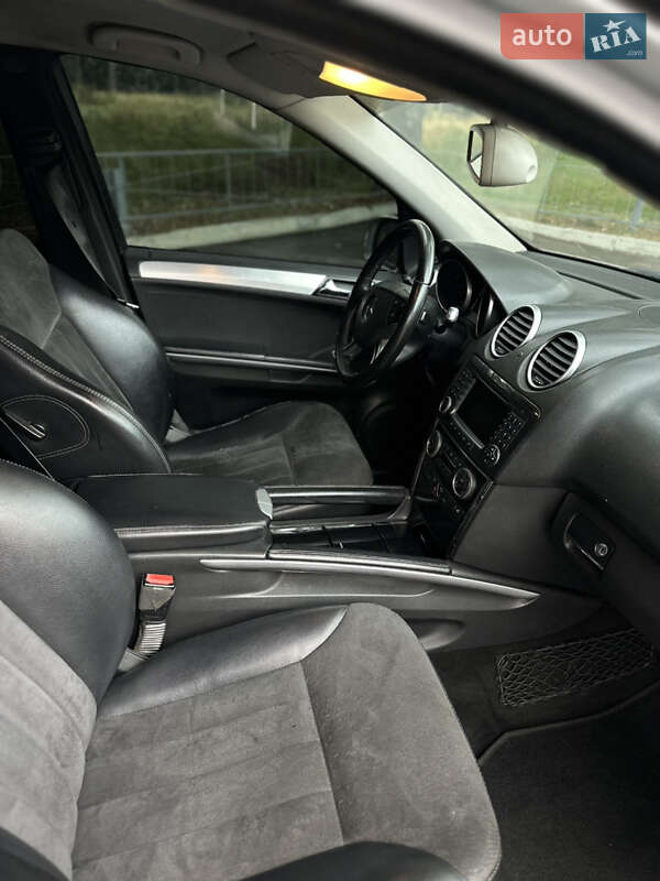 Внедорожник / Кроссовер Mercedes-Benz M-Class 2006 в Киеве