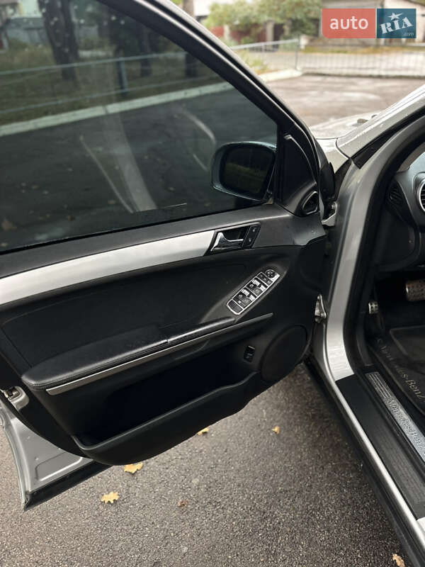 Внедорожник / Кроссовер Mercedes-Benz M-Class 2006 в Киеве
