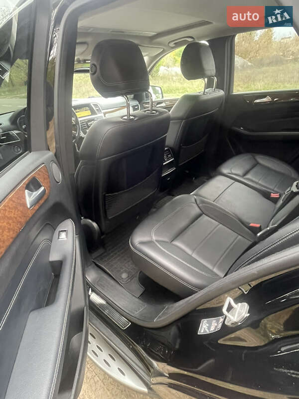 Внедорожник / Кроссовер Mercedes-Benz M-Class 2011 в Киеве