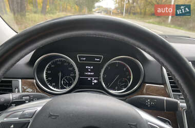 Внедорожник / Кроссовер Mercedes-Benz M-Class 2011 в 