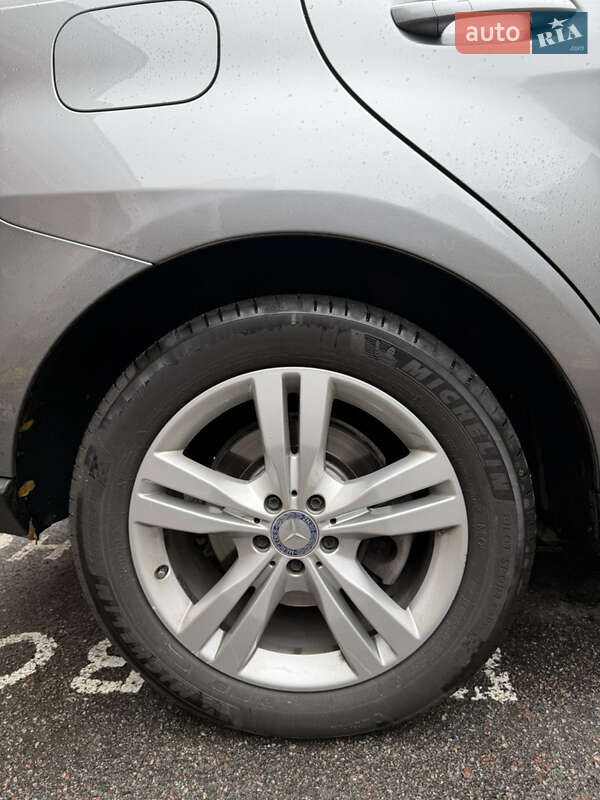 Внедорожник / Кроссовер Mercedes-Benz M-Class 2013 в Киеве