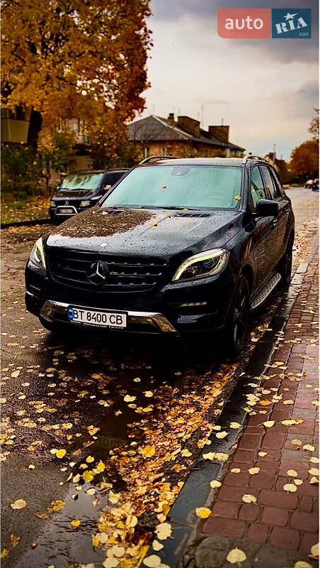 Mercedes-Benz M-Class 2012 Mercedes-Benz M-Class 2012