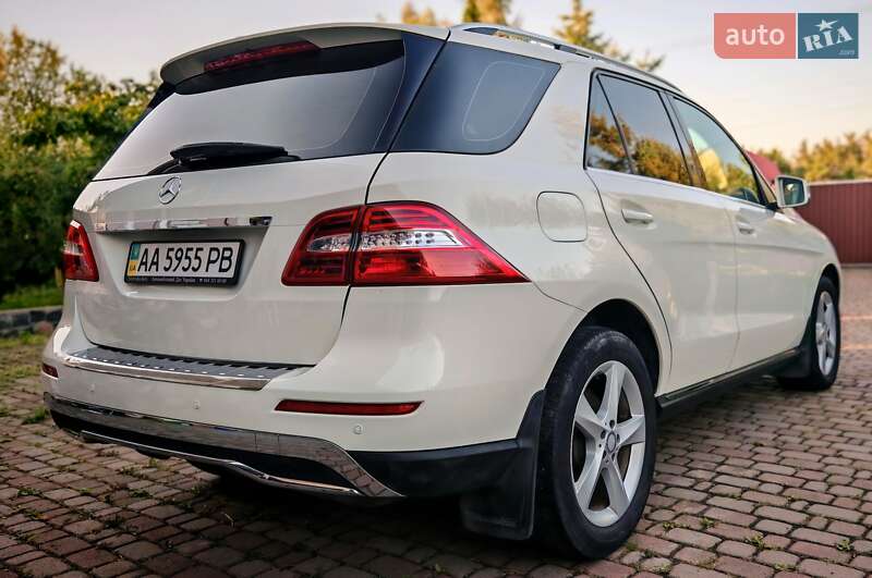 Позашляховик / Кросовер Mercedes-Benz M-Class 2012 в Києві