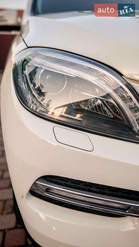 Позашляховик / Кросовер Mercedes-Benz M-Class 2012 в Києві
