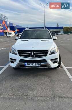 Внедорожник / Кроссовер Mercedes-Benz M-Class 2015 в 