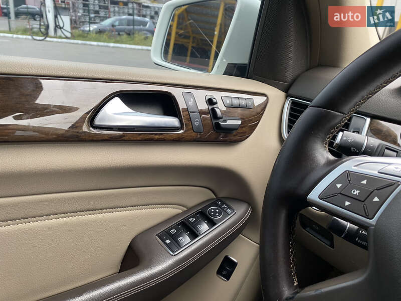 Внедорожник / Кроссовер Mercedes-Benz M-Class 2011 в Хмельницком