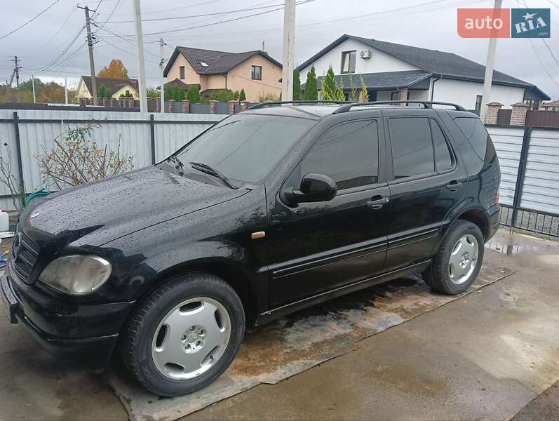 Внедорожник / Кроссовер Mercedes-Benz M-Class 2000 в Виннице